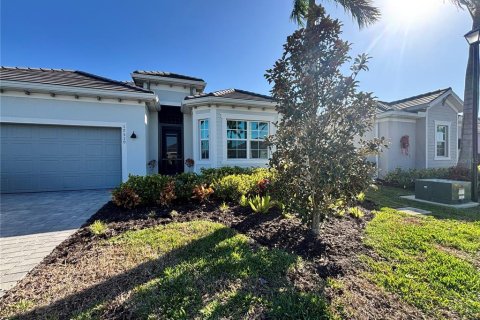 House in WELLEN PARK in Venice, Florida 2 bedrooms, 191.47 sq.m. № 2104068