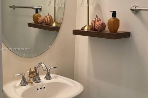 Купить виллу или дом в Форт-Лодердейл, Флорида 3 спальни, 226.31м2, № 2007359 - фото 6