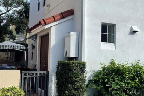 Купить виллу или дом в Форт-Лодердейл, Флорида 3 спальни, 226.31м2, № 2007359 - фото 3