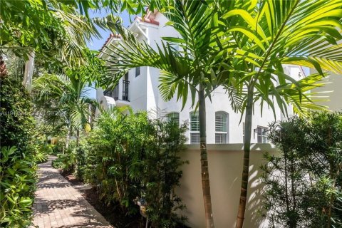 Купить виллу или дом в Форт-Лодердейл, Флорида 3 спальни, 226.31м2, № 2007359 - фото 2