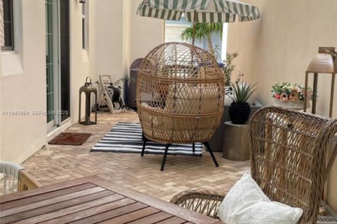 Купить виллу или дом в Форт-Лодердейл, Флорида 3 спальни, 226.31м2, № 2007359 - фото 26