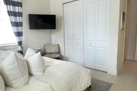 Купить виллу или дом в Форт-Лодердейл, Флорида 3 спальни, 226.31м2, № 2007359 - фото 14