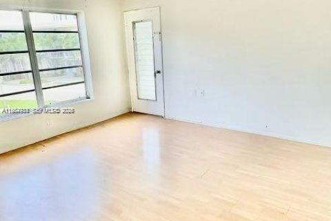 Copropriété à vendre à Miami, Floride: 2 chambres, 105.91 m2 № 2010927 - photo 4