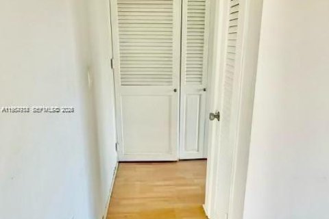 Copropriété à vendre à Miami, Floride: 2 chambres, 105.91 m2 № 2010927 - photo 12