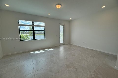 Townhouse in Lantana, Florida 3 bedrooms № 2052513 - photo 3