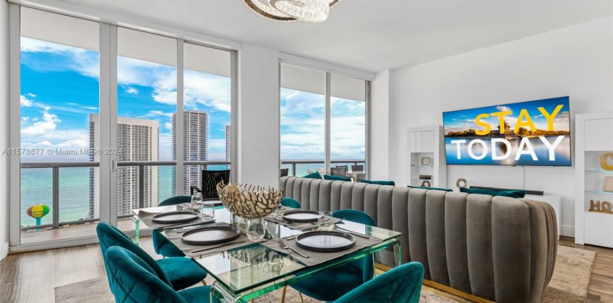 Condo à Hallandale Beach, Floride, 3 chambres № 1985510