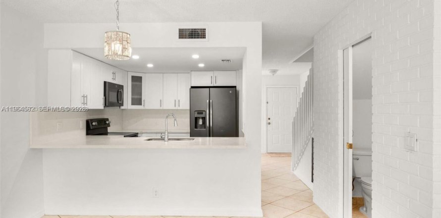 Adosado en Davie, Florida 3 dormitorios, 123.37 m2 № 2026031