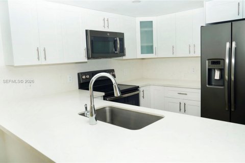 Adosado en alquiler en Davie, Florida, 3 dormitorios, 123.37 m2 № 2026031 - foto 4