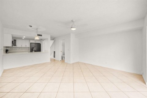 Adosado en alquiler en Davie, Florida, 3 dormitorios, 123.37 m2 № 2026031 - foto 2