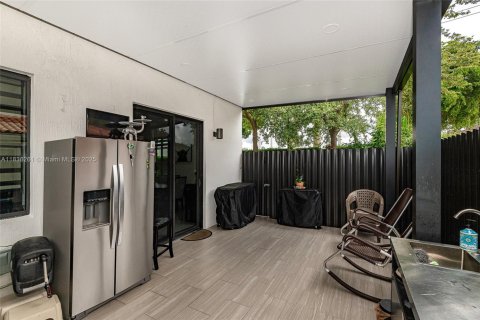 Adosado en venta en Miami, Florida, 4 dormitorios, 180.97 m2 № 1827497 - foto 30