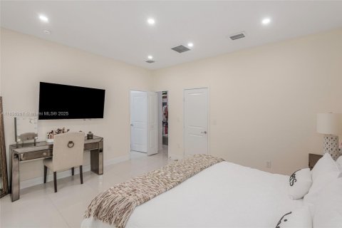 Adosado en venta en Miami, Florida, 4 dormitorios, 180.97 m2 № 1827497 - foto 24