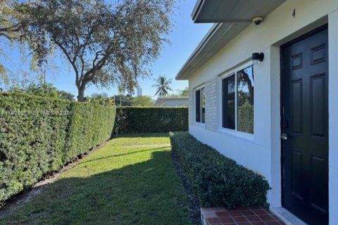 Снять в аренду виллу или дом в Майами, Флорида 2 спальни, 227.24м2, № 1984485 - фото 8