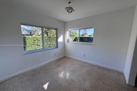 Снять в аренду виллу или дом в Майами, Флорида 2 спальни, 227.24м2, № 1984485 - фото 24