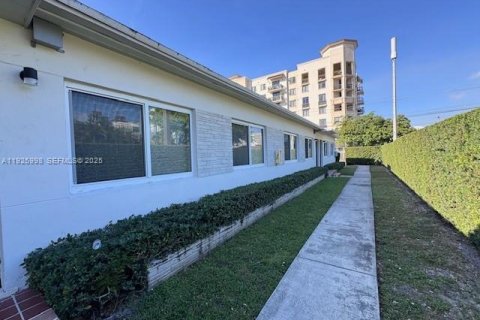 Снять в аренду виллу или дом в Майами, Флорида 2 спальни, 227.24м2, № 1984485 - фото 7