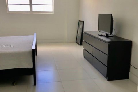 Condominio en venta en Sunny Isles Beach, Florida, 2 dormitorios, 142.79 m2 № 2182436 - foto 12