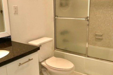 Condominio en venta en Sunny Isles Beach, Florida, 2 dormitorios, 142.79 m2 № 2182436 - foto 13