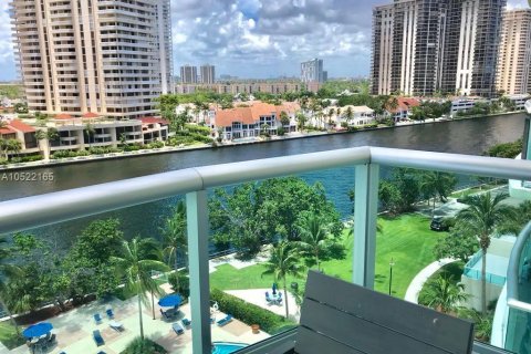 Condominio en venta en Sunny Isles Beach, Florida, 2 dormitorios, 142.79 m2 № 2182436 - foto 4