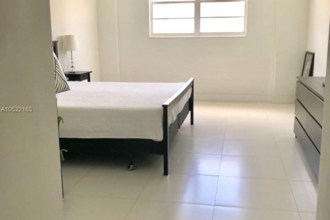Condominio en venta en Sunny Isles Beach, Florida, 2 dormitorios, 142.79 m2 № 2182436 - foto 11