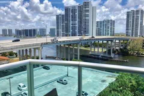 Condominio en venta en Sunny Isles Beach, Florida, 2 dormitorios, 142.79 m2 № 2182436 - foto 3
