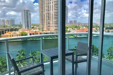Condominio en venta en Sunny Isles Beach, Florida, 2 dormitorios, 142.79 m2 № 2182436 - foto 2