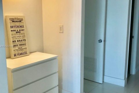 Condominio en venta en Sunny Isles Beach, Florida, 2 dormitorios, 142.79 m2 № 2182436 - foto 14