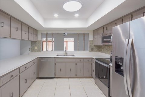 House in Tampa, Florida 4 bedrooms, 226.68 sq.m. № 2231300 - photo 3