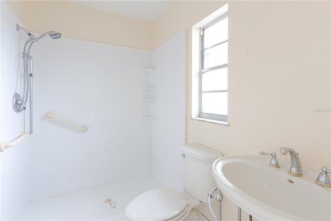 House in Tampa, Florida 4 bedrooms, 226.68 sq.m. № 2231300 - photo 18
