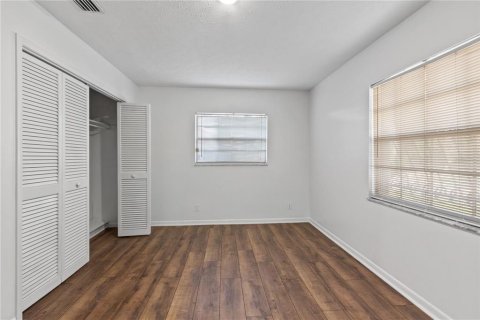 House in Tampa, Florida 4 bedrooms, 226.68 sq.m. № 2231300 - photo 25