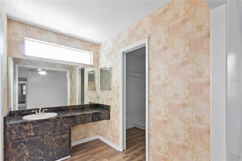 House in Tampa, Florida 4 bedrooms, 226.68 sq.m. № 2231300 - photo 21