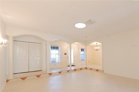 House in Tampa, Florida 4 bedrooms, 226.68 sq.m. № 2231300 - photo 10