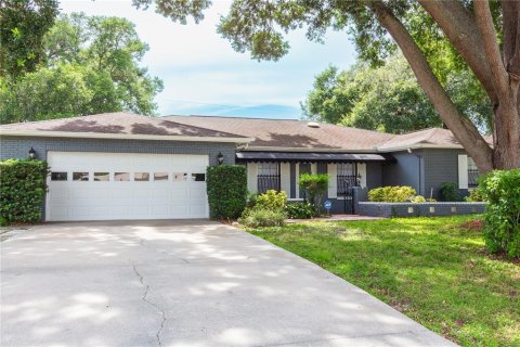 House in Tampa, Florida 4 bedrooms, 226.68 sq.m. № 2231300 - photo 4