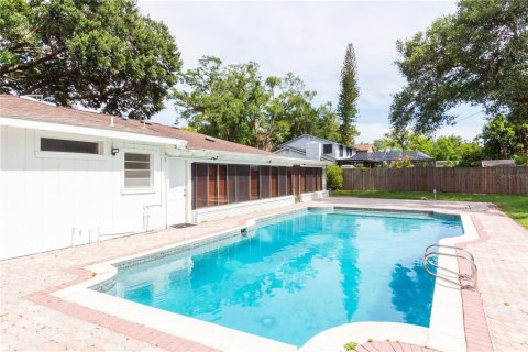 House in Tampa, Florida 4 bedrooms, 226.68 sq.m. № 2231300 - photo 2
