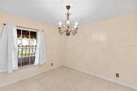 House in Tampa, Florida 4 bedrooms, 226.68 sq.m. № 2231300 - photo 11