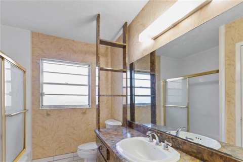 House in Tampa, Florida 4 bedrooms, 226.68 sq.m. № 2231300 - photo 24