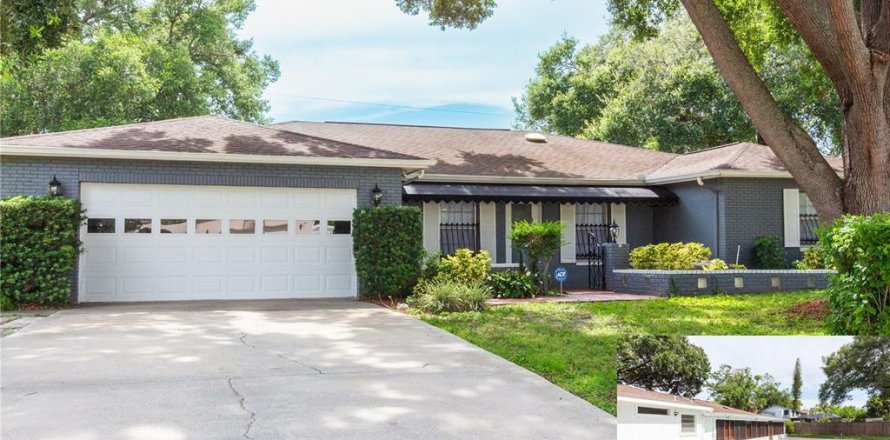 House in Tampa, Florida 4 bedrooms, 226.68 sq.m. № 2231300