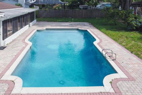 House in Tampa, Florida 4 bedrooms, 226.68 sq.m. № 2231300 - photo 7