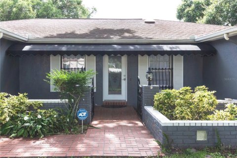 House in Tampa, Florida 4 bedrooms, 226.68 sq.m. № 2231300 - photo 6
