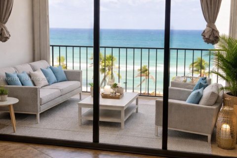 Copropriété à vendre à Hollywood, Floride: 2 chambres, 130.06 m2 № 2049621 - photo 2