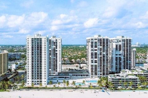 Copropriété à vendre à Hollywood, Floride: 2 chambres, 130.06 m2 № 2049621 - photo 18