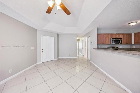 Villa ou maison à vendre à Lauderhill, Floride: 3 chambres, 115.2 m2 № 1683501 - photo 19