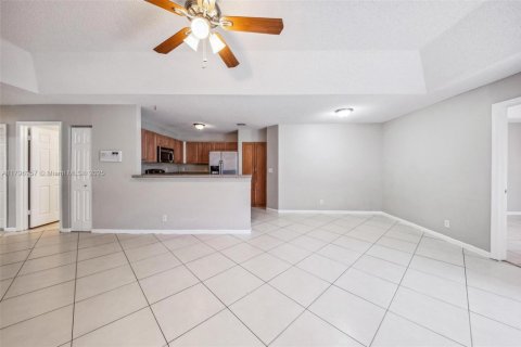 Villa ou maison à vendre à Lauderhill, Floride: 3 chambres, 115.2 m2 № 1683501 - photo 18