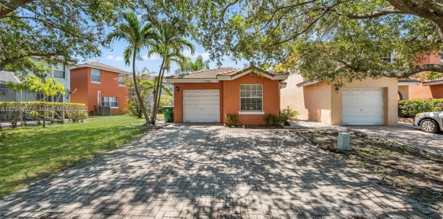 Villa ou maison à Lauderhill, Floride 3 chambres, 115.2 m2 № 1683501