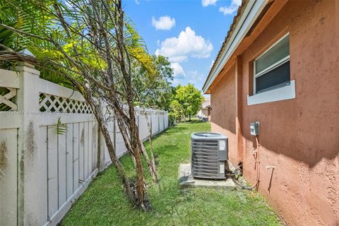 Villa ou maison à vendre à Lauderhill, Floride: 3 chambres, 115.2 m2 № 1683501 - photo 7