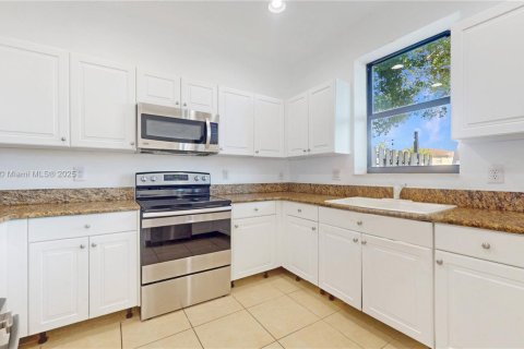Adosado en venta en Homestead, Florida, 3 dormitorios, 162.95 m2 № 1952018 - foto 8