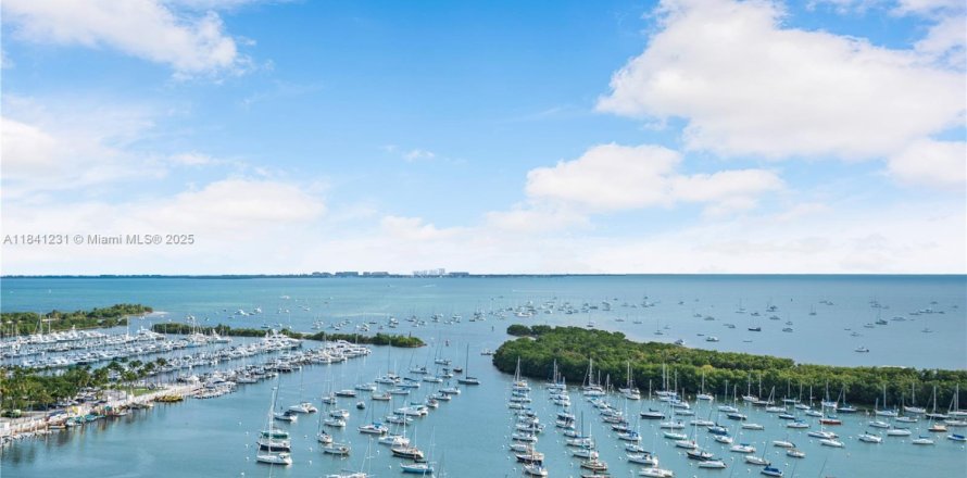 Condo in Miami, Florida, 2 bedrooms № 1830293