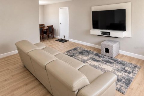 Villa ou maison à vendre à DeLand, Floride: 3 chambres, 95.22 m2 № 2414013 - photo 3