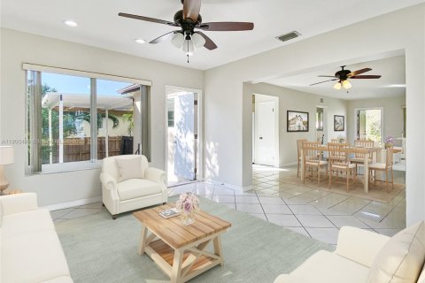 Снять в аренду виллу или дом в Майами, Флорида 3 спальни, 144.93м2, № 1952807 - фото 14