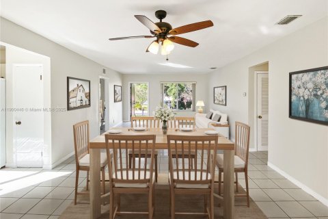 Снять в аренду виллу или дом в Майами, Флорида 3 спальни, 144.93м2, № 1952807 - фото 7