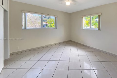 Снять в аренду виллу или дом в Майами, Флорида 3 спальни, 144.93м2, № 1952807 - фото 19