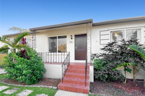 Снять в аренду виллу или дом в Майами, Флорида 3 спальни, 144.93м2, № 1952807 - фото 4